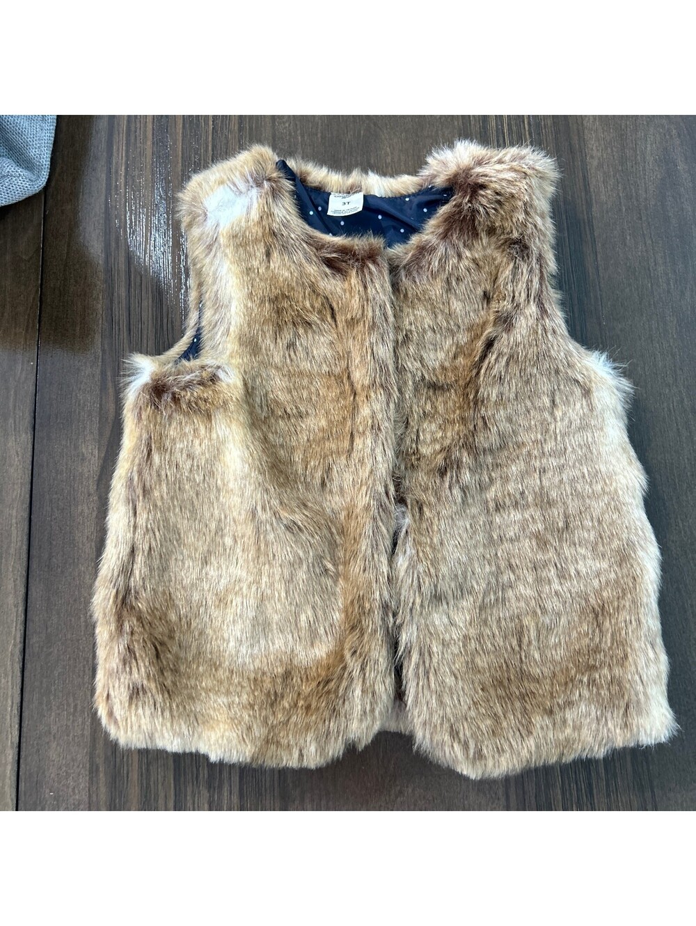 OshKosh B'gosh Toddler Girls Faux Fur Vest Size 3T Brown NWOT Cozy Fall Winter